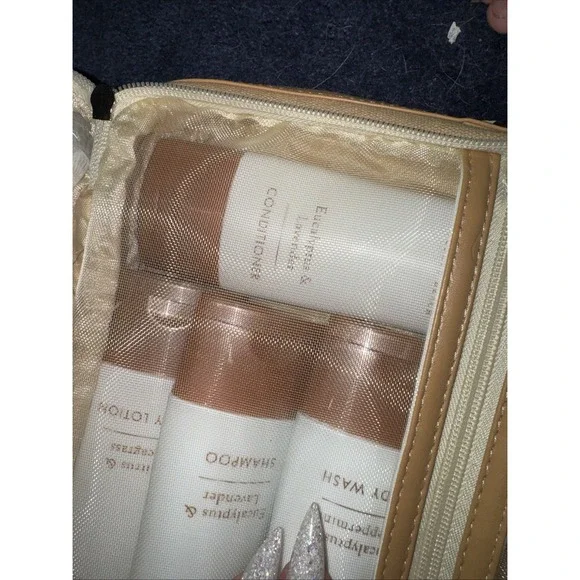 The SPA Pebble Beach SET Shampoo Conditioner Soap Body Wash Bath Set Toiletry